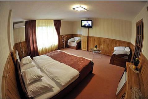Trojka Hotel Es Panzio Солнок Стая снимка